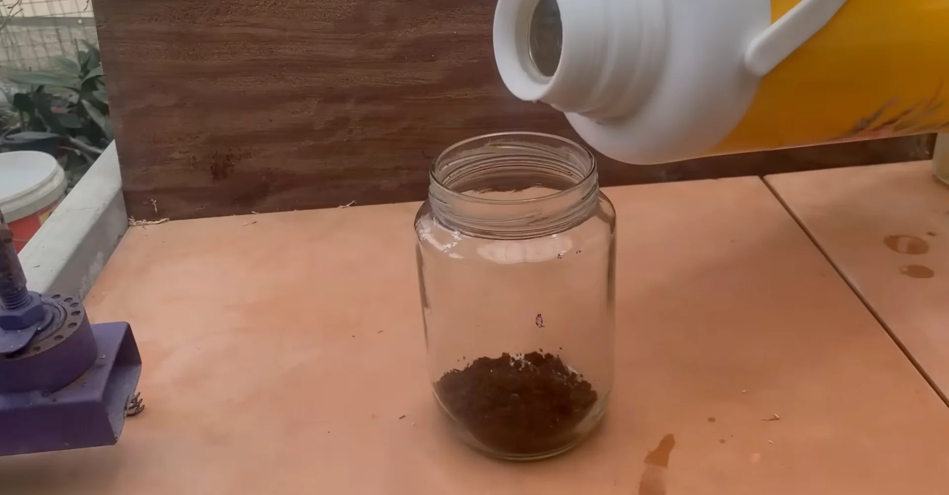 How One Cup Weekly Revives Orchid Blooms Consistently? screenshot 2