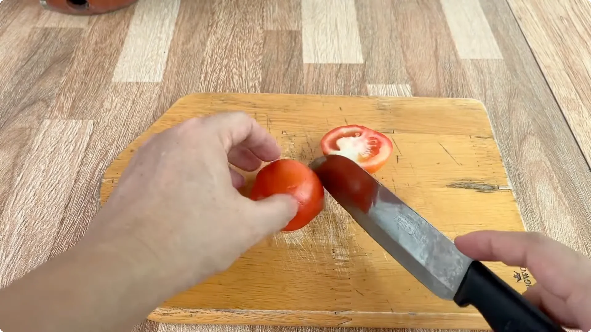How One Spoon Can Transform Your Rose Plant’s Growth screenshot 5