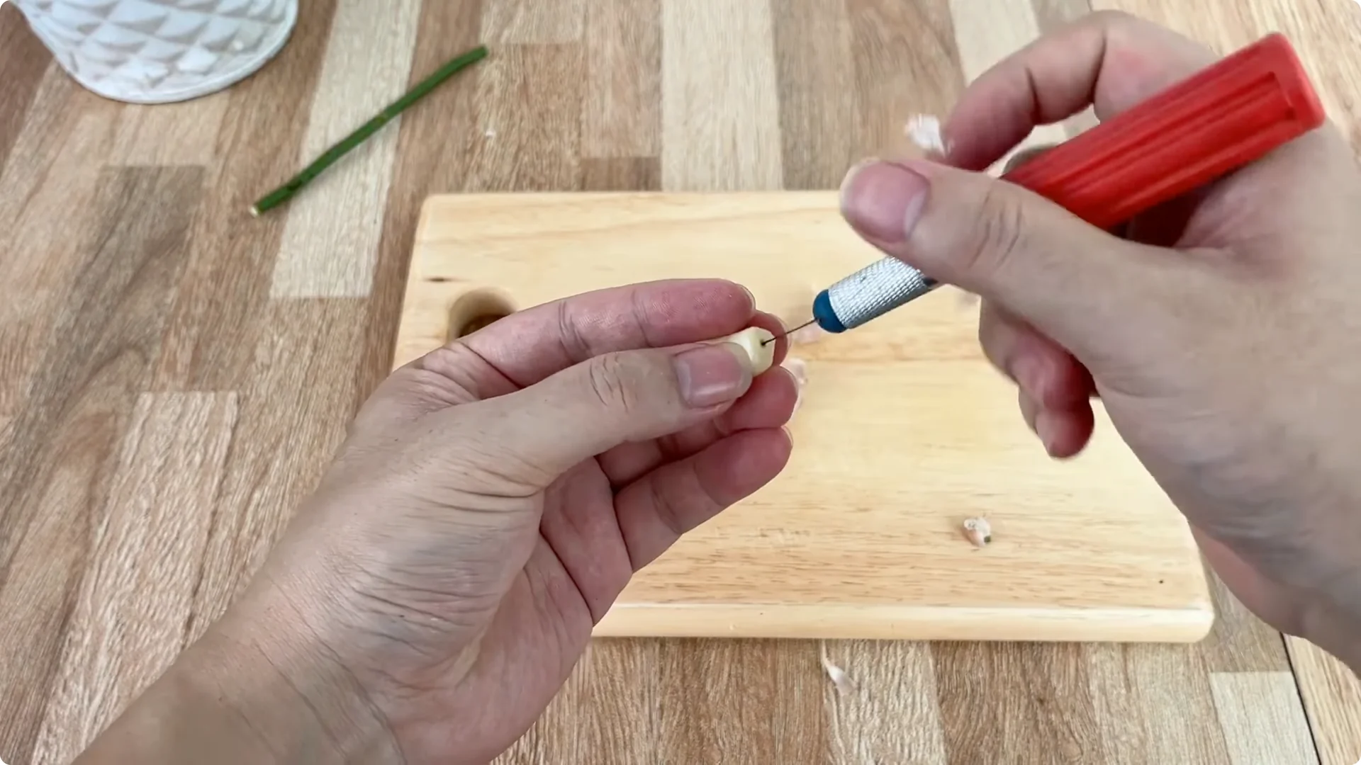 How This Simple Trick Helps Roses Root and Bloom Forever screenshot 1